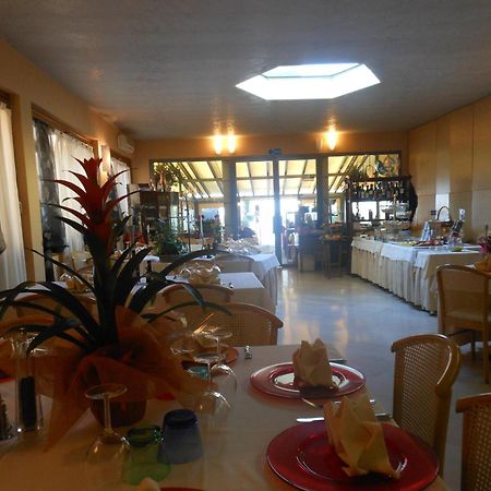 Hotel Ristorante Miralago การ์ดา ภายนอก รูปภาพ