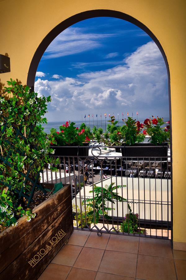 Hotel Ristorante Miralago การ์ดา ภายนอก รูปภาพ